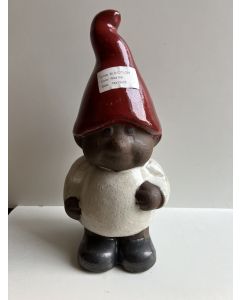 Havenisse - Gnom Stående Med Rød Hue  Og Hvid Trøje